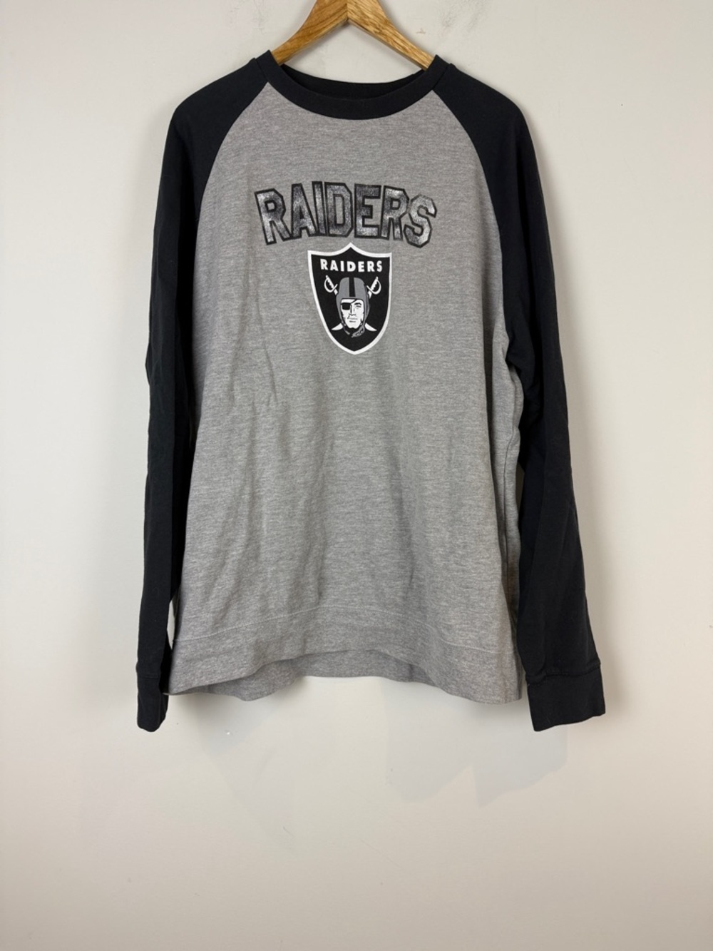 NFL Raiders Gray and Black Long-Sleeve Raglan Tee Size XL
